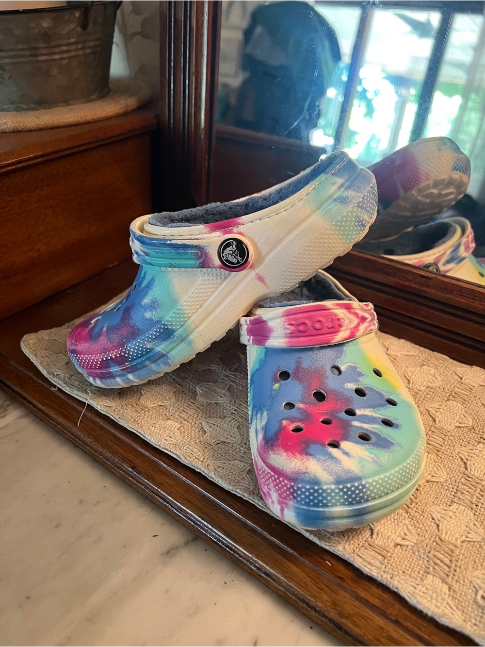CROCS Classic Faux Fur Lined Casual Slip On Clogs Tie Dye Blue Girl's Size 13
